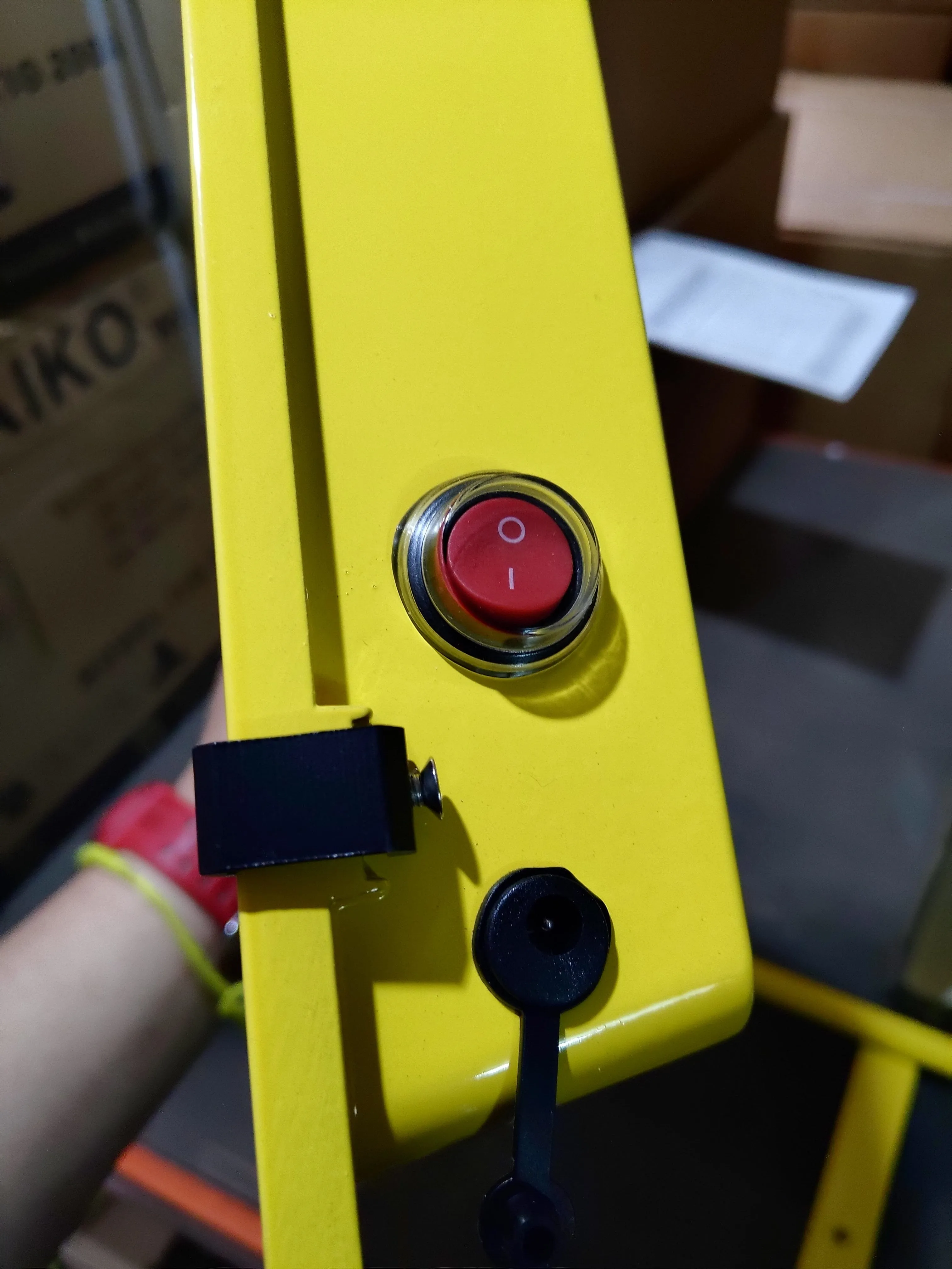 AIKO 200W LED Rechargeable Sport Lamp Flood Light | Model: LED-GYRLF200A2