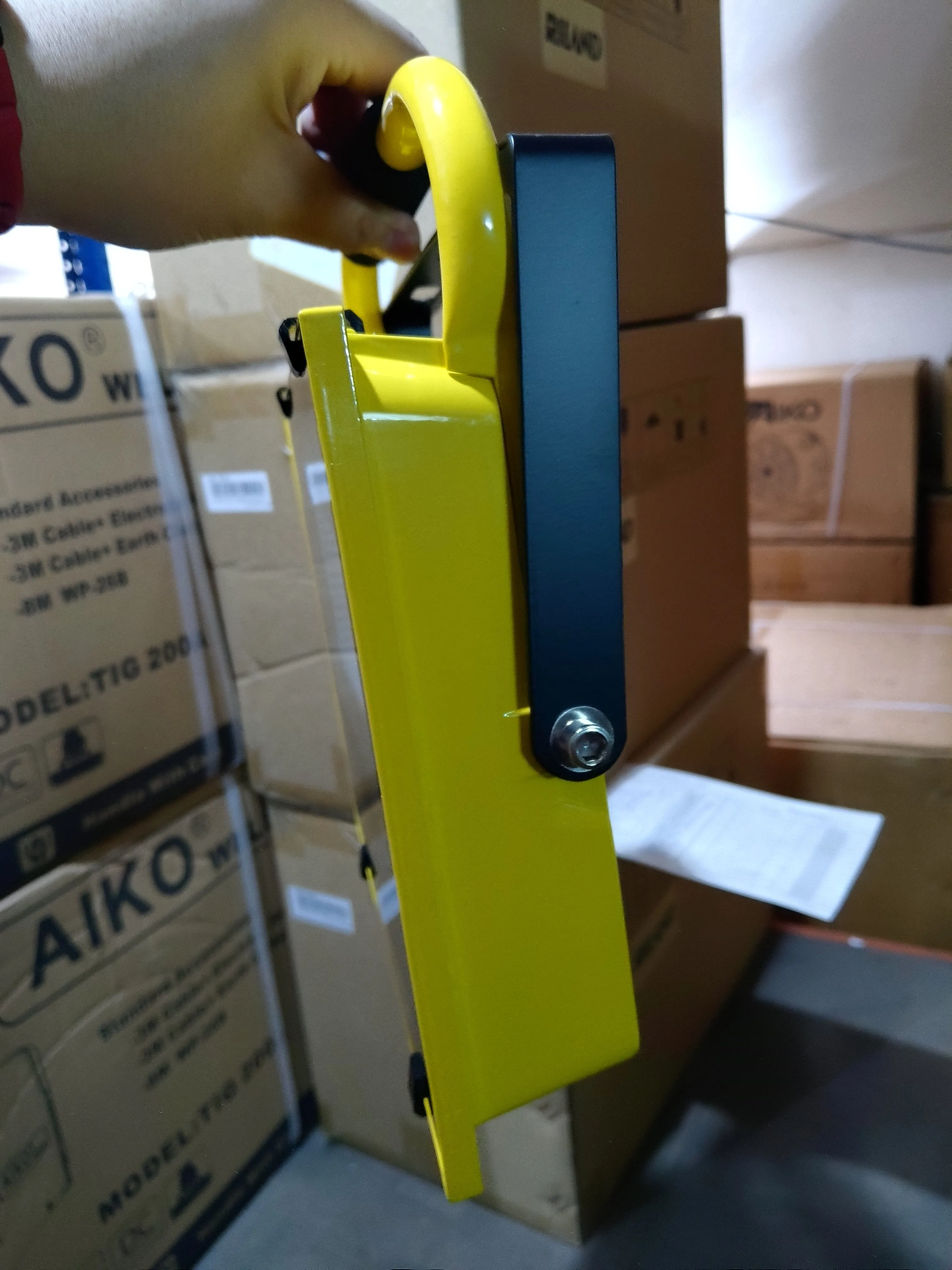 AIKO 200W LED Rechargeable Sport Lamp Flood Light | Model: LED-GYRLF200A2