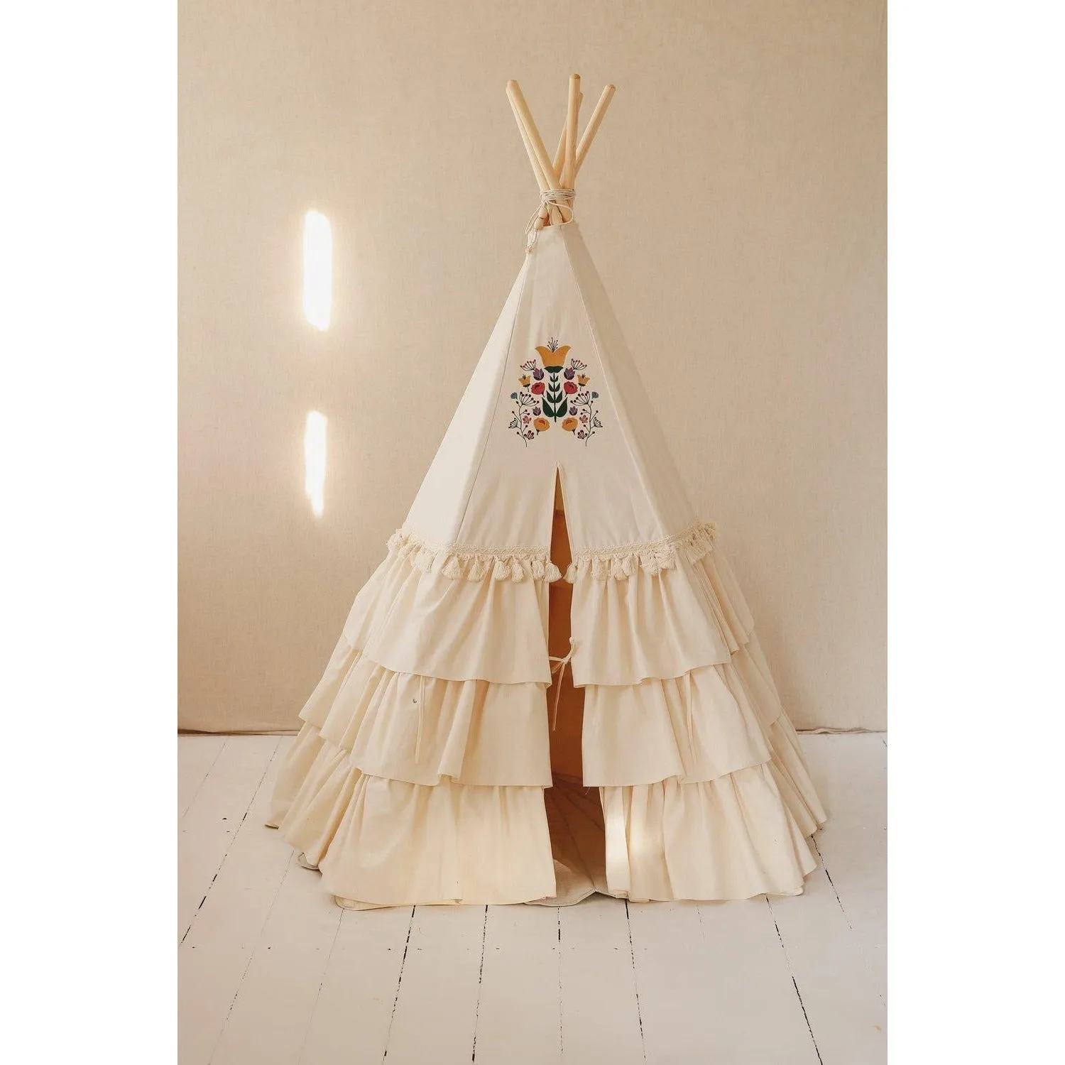 Teepee with frills "Folk"