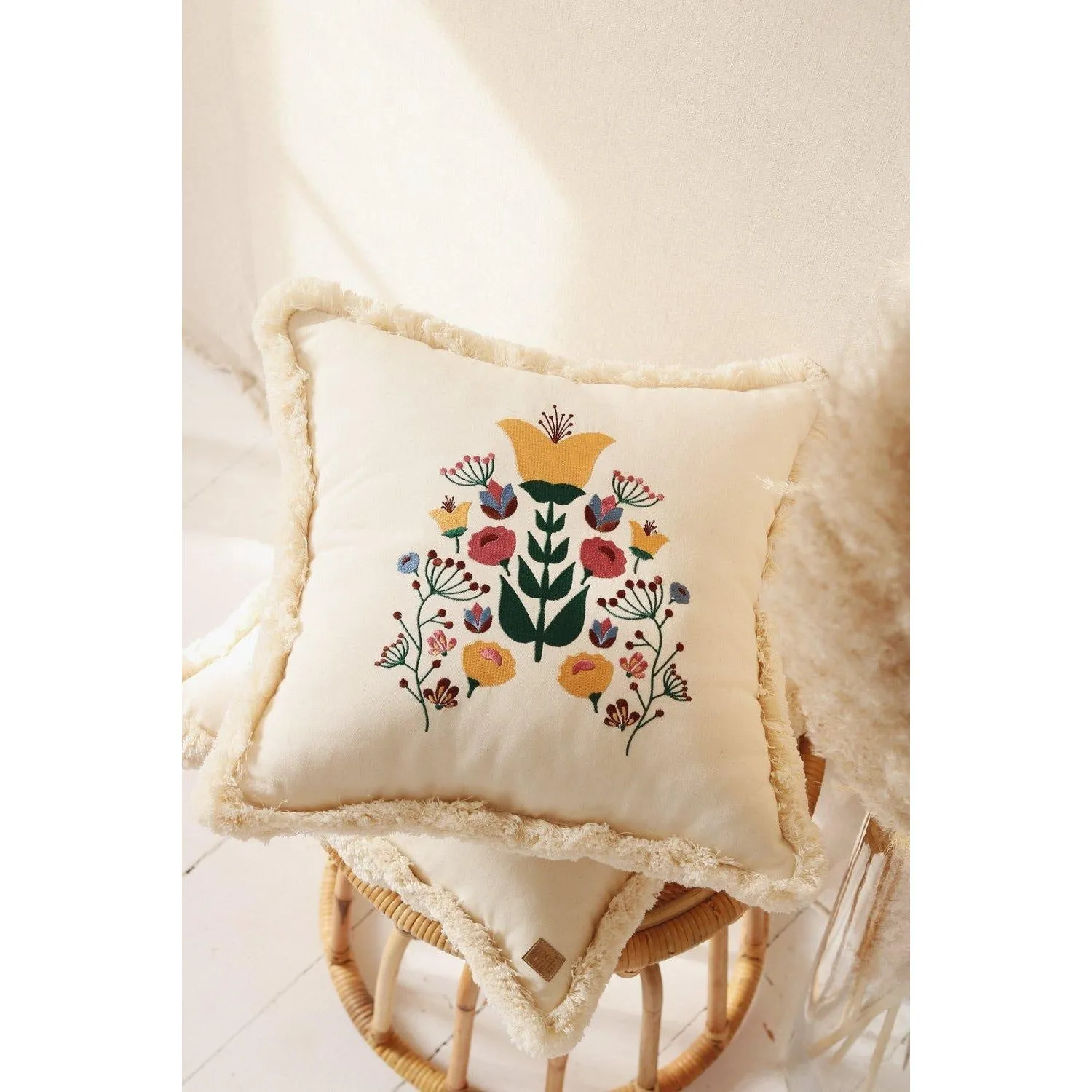 Teepee with frills "Folk"